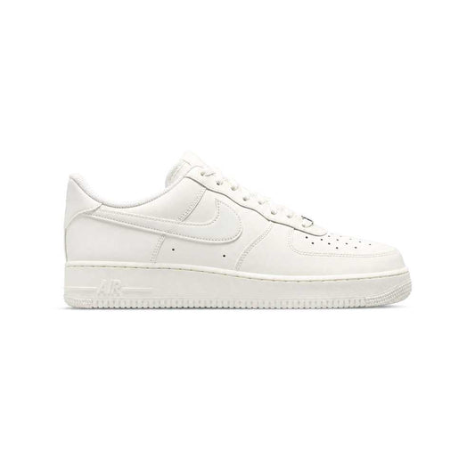 NIKE AIR FORCE 1 '07