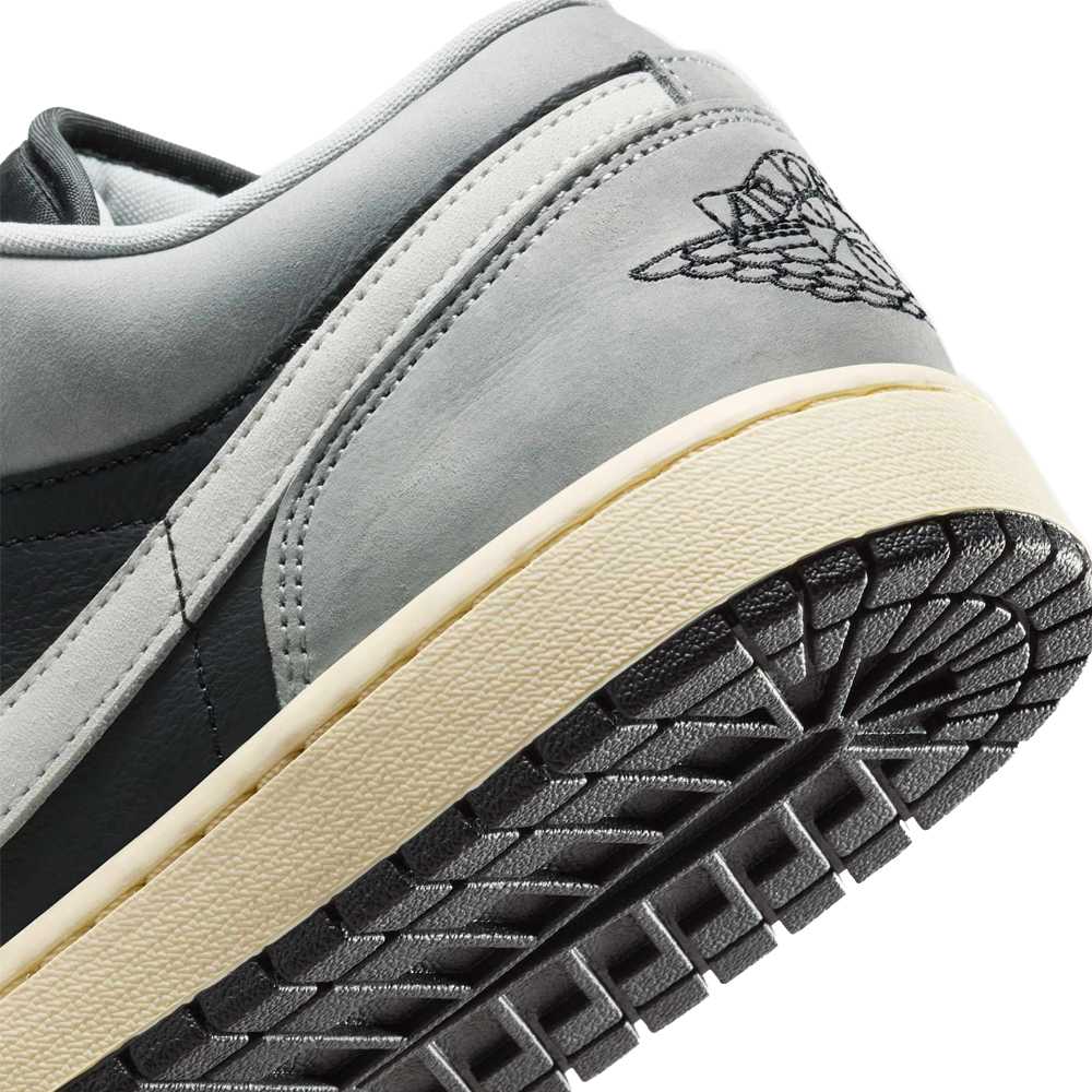 JORDAN AIR JORDAN 1 LOW SE - HQ2010 012
