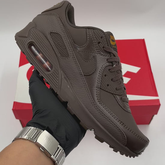 NIKE AIR MAX 90 ESS+