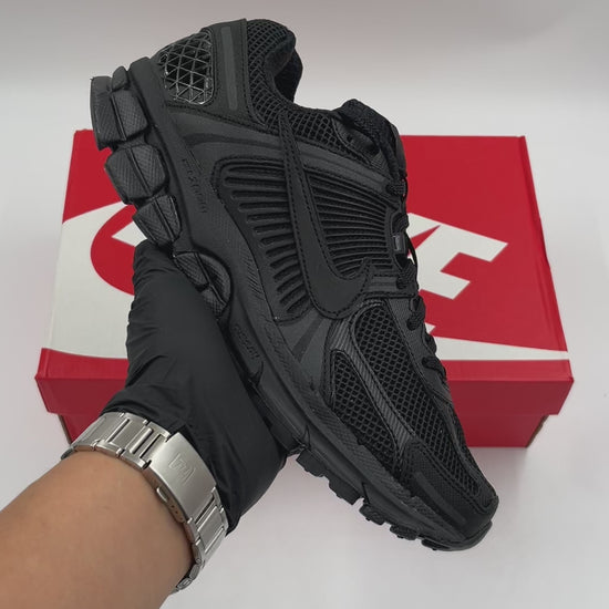 NIKE ZOOM VOMERO 5