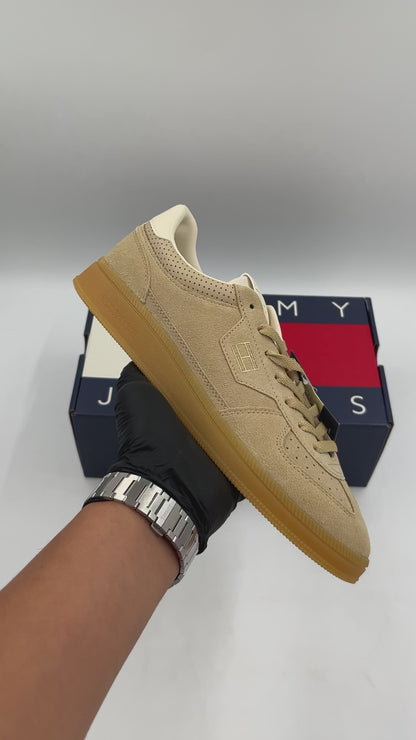 TOMMY HILFIGER Jeans Suede Skater Sneaker Gentle Gold