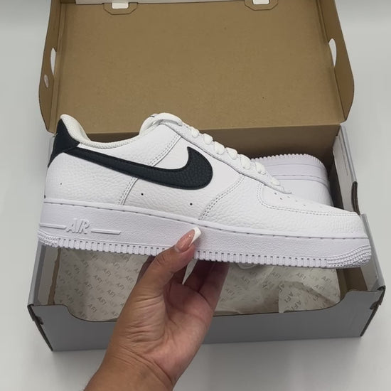 NIKE AIR FORCE 1 '07