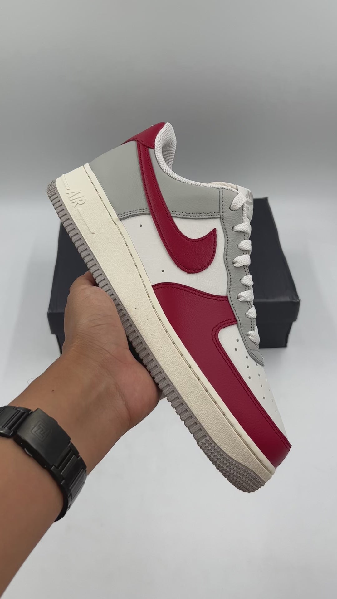 NIKE AIR FORCE 1 '07 LV8