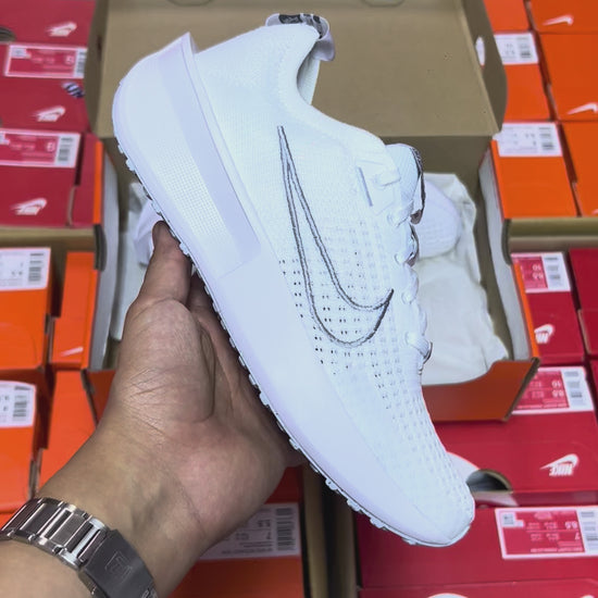 NIKE INTERACT RUN
