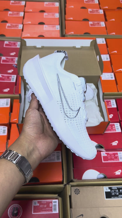 NIKE INTERACT RUN