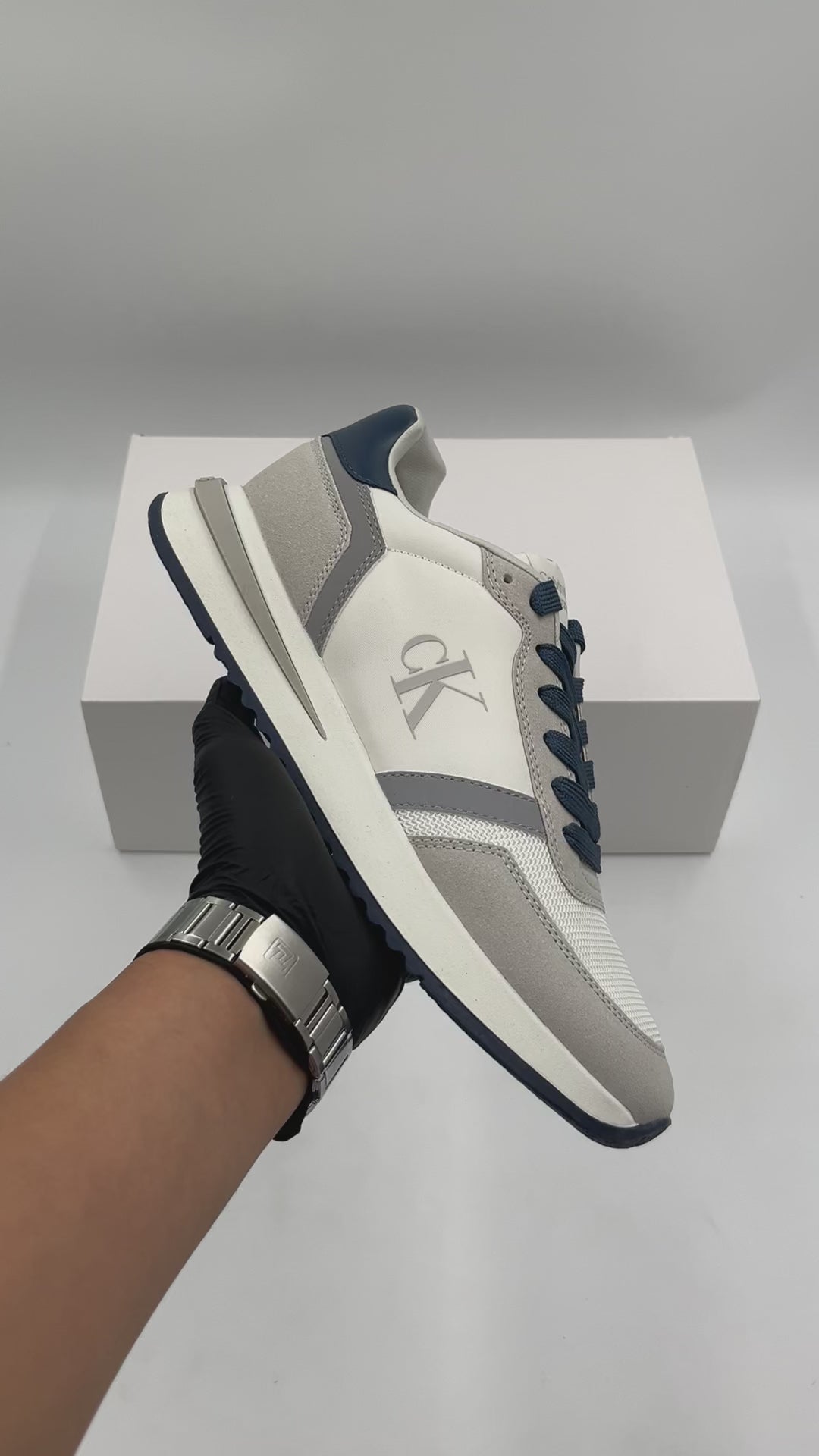 CALVIN KLEIN CMPICIO LIGHT GRAY 052
