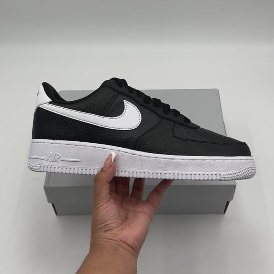 NIKE AIR FORCE 1 '07