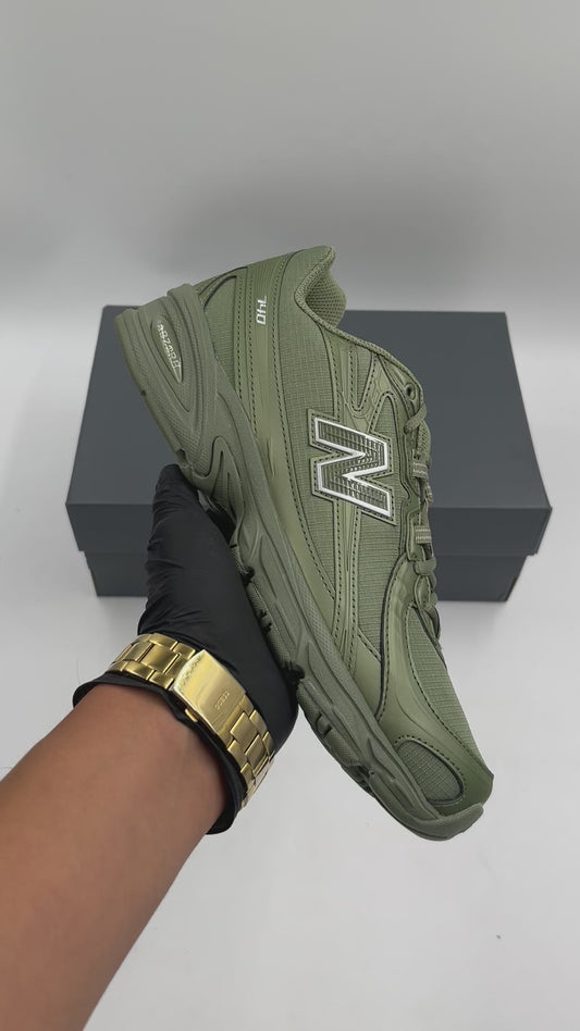 NEW BALANCE U740RS2
