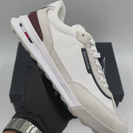 TOMMY HILFIGER RETRO RUNNER WHITE - FM0FM05425YBS