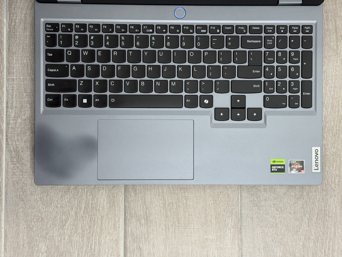 Notebook Lenovo Loq 15arp9, 15.6 Fhd IPS, AMD Ryzen 5 7235hs 3.2/4.2ghz, 8gb Ddr5-48